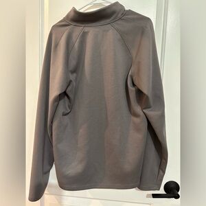 Detroit Red Wings and Tigers grey dual branded quarter zip pullover. Men’s S